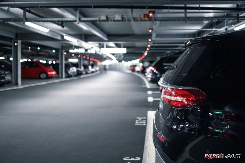 市場需求強(qiáng)勁，全球電動汽車電池產(chǎn)能亟需大幅提升